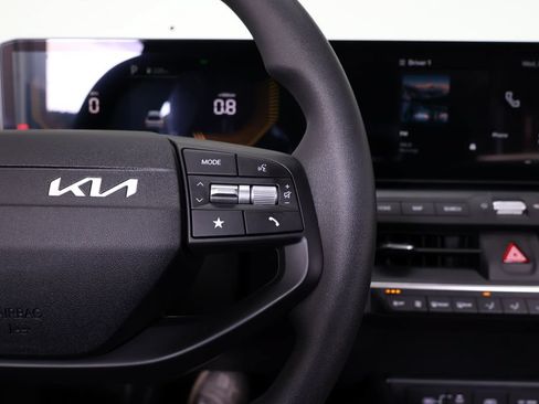 Used 2026 Kia K4 FWD image 25