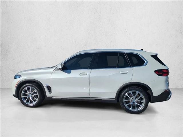 Used 2024 BMW X5 xDrive40i w/ Premium Package AWD/4WD image 9