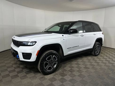 Used 2023 Jeep Grand Cherokee Trailhawk image 7