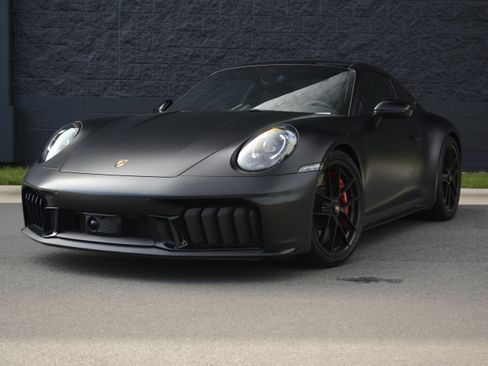 Certified 2025 Porsche 911 Carrera GTS RWD image 37