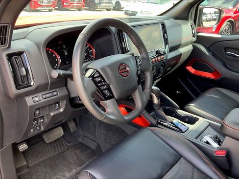 Used 2025 Nissan Frontier PRO-4X w/ Pro Premium Package image 17