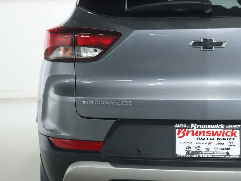 Used 2021 Chevrolet TrailBlazer LT w/ Convenience Package FWD image 42