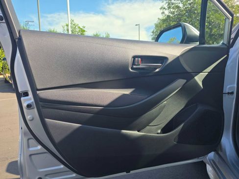 Certified 2025 Toyota Corolla LE image 21