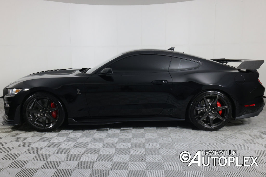 Used 2022 Ford Mustang Shelby GT500 w/ Carbon Fiber Track Pack RWD image 8