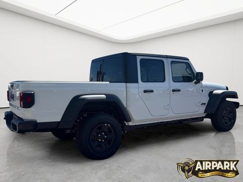 New 2026 Jeep Gladiator Sport AWD/4WD image 4