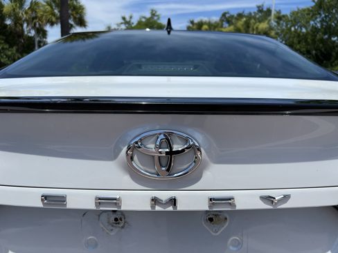 Used 2018 Toyota Camry XSE FWD image 41