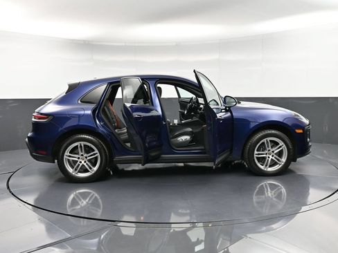 Certified 2023 Porsche Macan Turbo AWD/4WD image 34