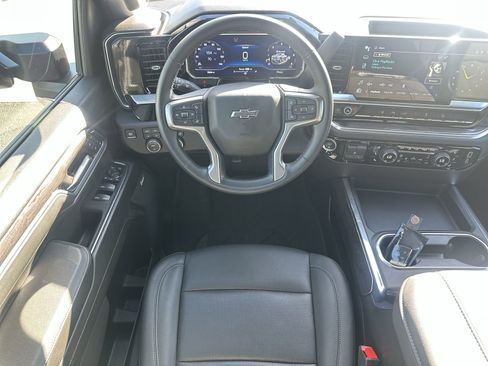 Used 2024 Chevrolet Silverado 2500 LTZ w/ LTZ Plus Package image 17