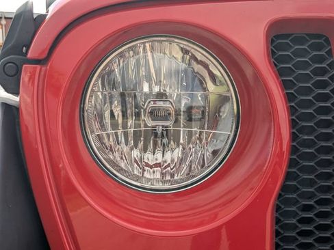 Used 2021 Jeep Wrangler Sport AWD/4WD image 11