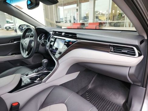 Certified 2018 Toyota Camry XLE image 25