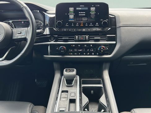 Used 2025 Nissan Pathfinder SL w/ SL Premium Package FWD image 27