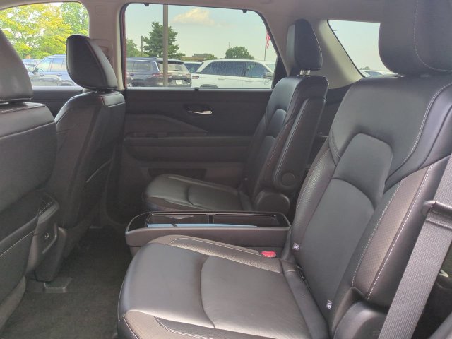 Used 2023 Nissan Pathfinder SL w/ SL Premium Package AWD/4WD image 14