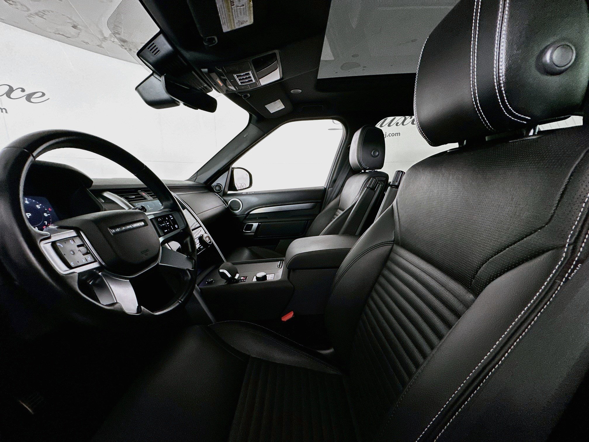 Used 2023 Land Rover Discovery S R-Dynamic AWD/4WD image 19