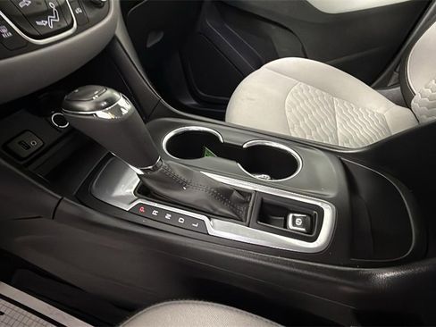 Used 2018 Chevrolet Equinox LS image 23