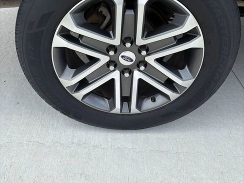 Used 2014 Ford F150 Lariat w/ Equipment Group 502A Luxury RWD image 4