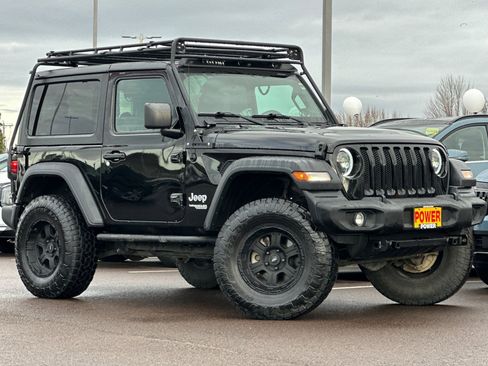 Used 2018 Jeep Wrangler Sport image 2