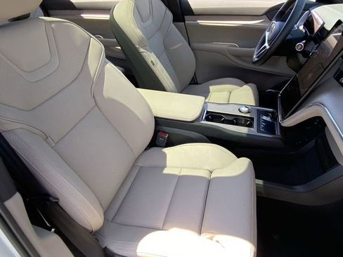 Certified 2025 Volvo EX90 Ultra image 11