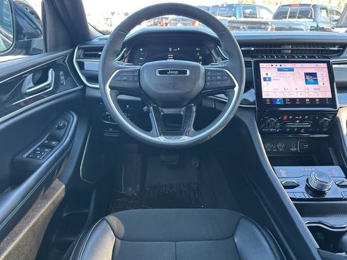 Used 2024 Jeep Grand Cherokee Trailhawk w/ Luxury Tech Group III image 18