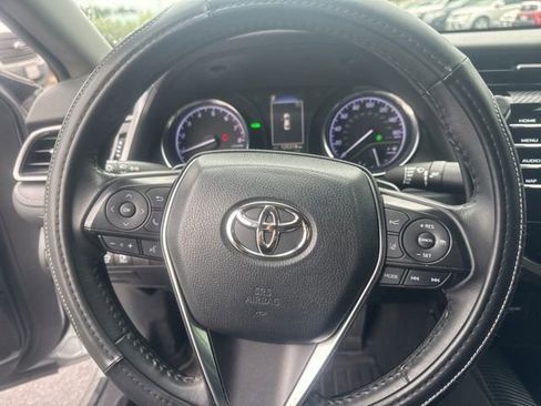 Used 2019 Toyota Camry SE w/ Convenience Package image 17