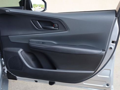 Used 2024 Toyota Prius LE FWD image 25