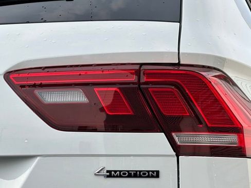 Certified 2022 Volkswagen Tiguan SE R-Line image 14