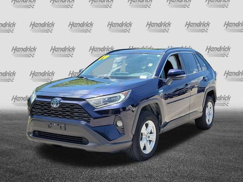 Used 2019 Toyota RAV4 XLE w/ Carpet Mat Package AWD/4WD image 4