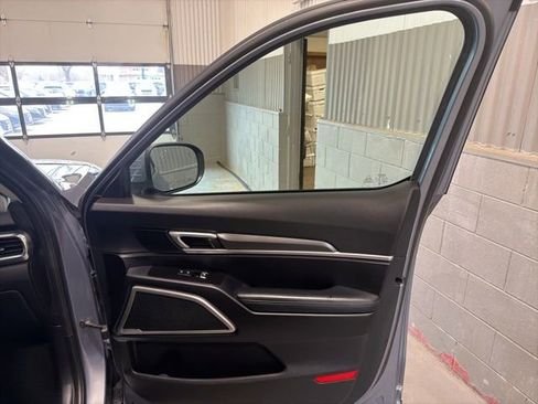 Used 2022 Kia Telluride S image 17