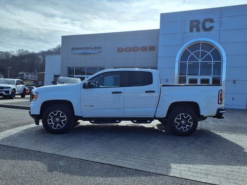 Used 2022 GMC Canyon AT4 image 2