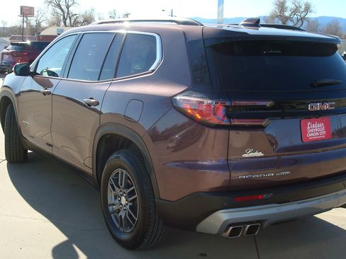 Used 2025 GMC Acadia Elevation image 6