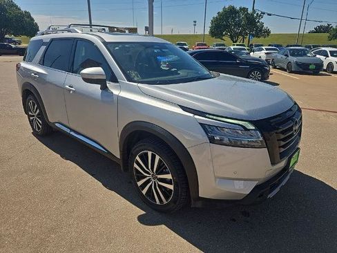 Certified 2023 Nissan Pathfinder Platinum image 7