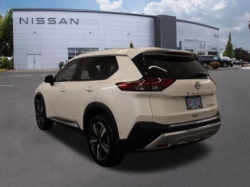 Certified 2023 Nissan Rogue Platinum w/ Platinum Premium Package FWD image 4