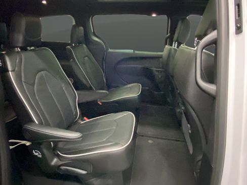 New 2026 Chrysler Pacifica Limited w/ S Appearance Package AWD/4WD image 25
