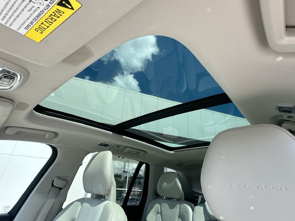 Used 2018 Volvo XC90 T6 Inscription w/ Convenience Package AWD/4WD image 11