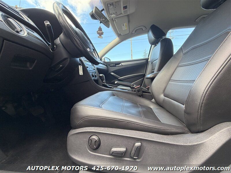 Used 2015 Volkswagen Passat 1.8T S FWD image 12