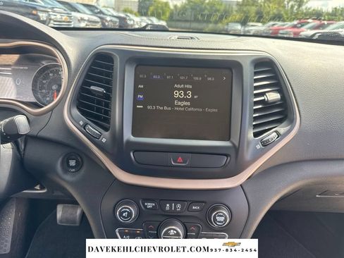 Used 2017 Jeep Cherokee High Altitude AWD/4WD image 30