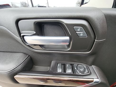 Used 2021 GMC Sierra 1500 SLE w/ Preferred Package image 15