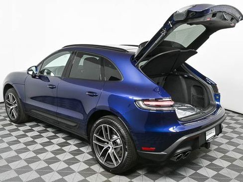 Certified 2025 Porsche Macan image 30