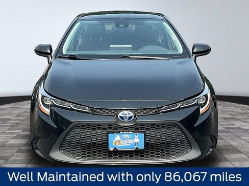 Used 2022 Toyota Corolla LE FWD image 2