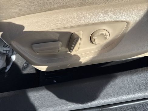 Used 2018 Toyota Camry LE image 24