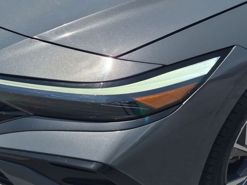Certified 2025 Hyundai Elantra SEL FWD image 12