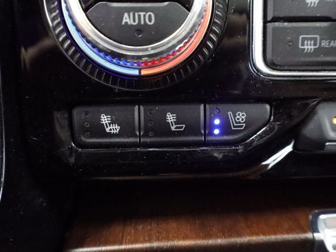 Used 2023 GMC Yukon Denali Ultimate AWD/4WD image 46