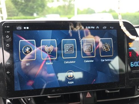 Used 2018 Toyota C-HR XLE FWD image 10