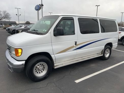 Used 2006 Ford E-250 and Econoline 250 image 2