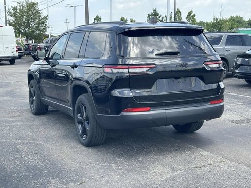 Used 2023 Jeep Grand Cherokee L Laredo AWD/4WD image 6