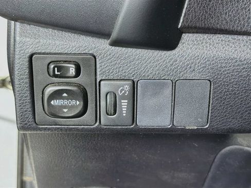 Used 2017 Toyota Corolla LE w/ Carpet Mat Package (TMS) FWD image 13