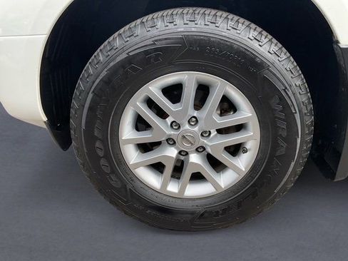Used 2019 Nissan Frontier SV image 14