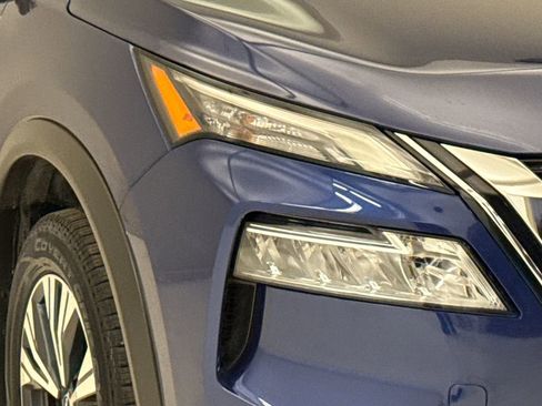 Used 2022 Nissan Rogue SV image 5