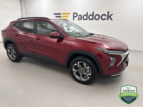 Certified 2025 Chevrolet Trax LT w/ Driver Confidence Package FWD image 8