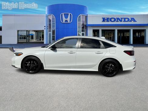 Used 2025 Honda Civic Sport image 3
