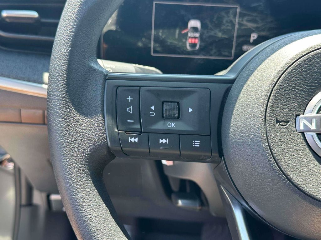 Certified 2025 Nissan Kicks SV w/ SV Premium Package AWD/4WD image 19